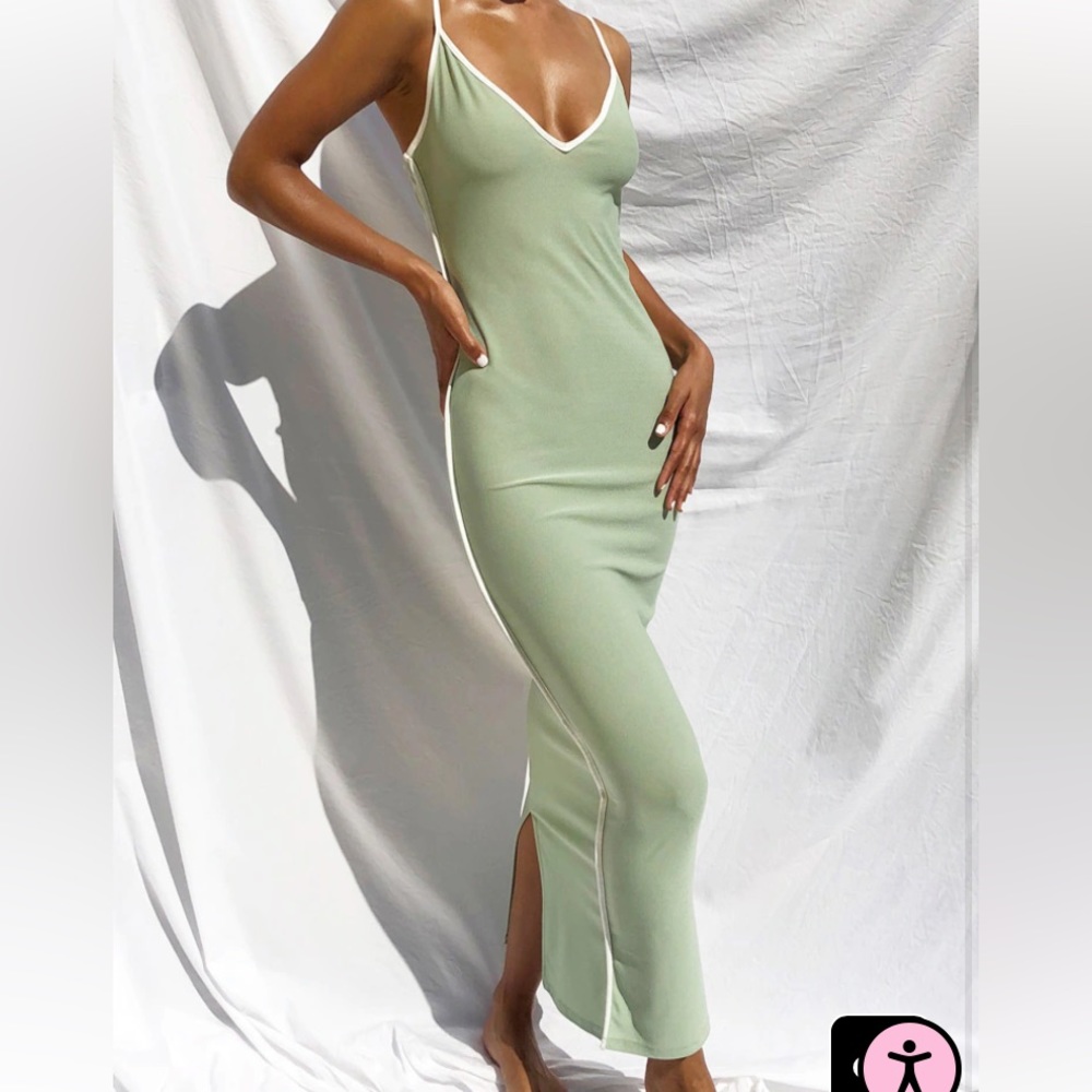 Pretty little thing Strappy v neck dress - Sage Green - US 6